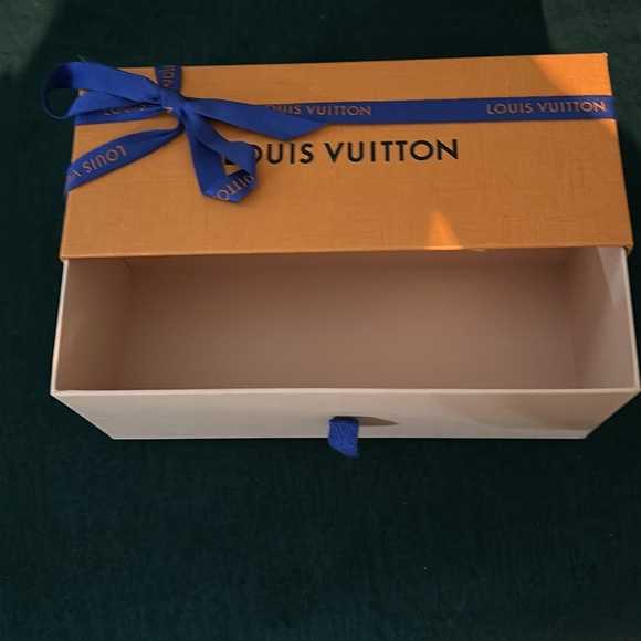 Louis Vuitton perfume box - Picture 1 of 1